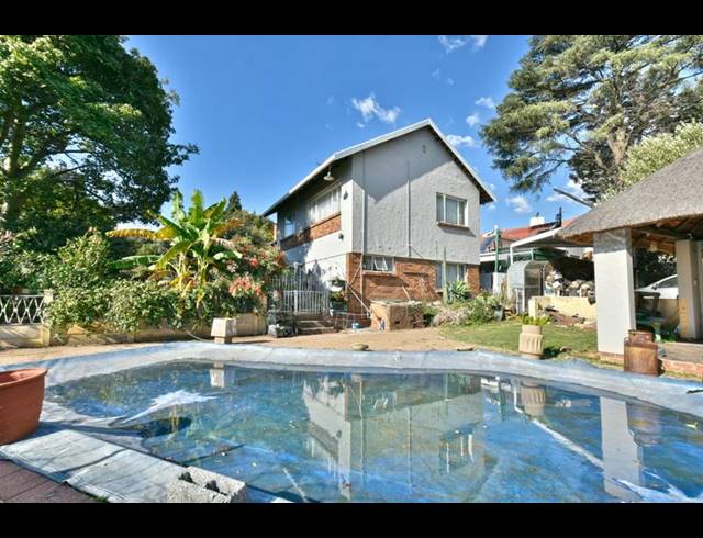 5 BEDROOM HOUSE FOR SALE IN MONDEOR